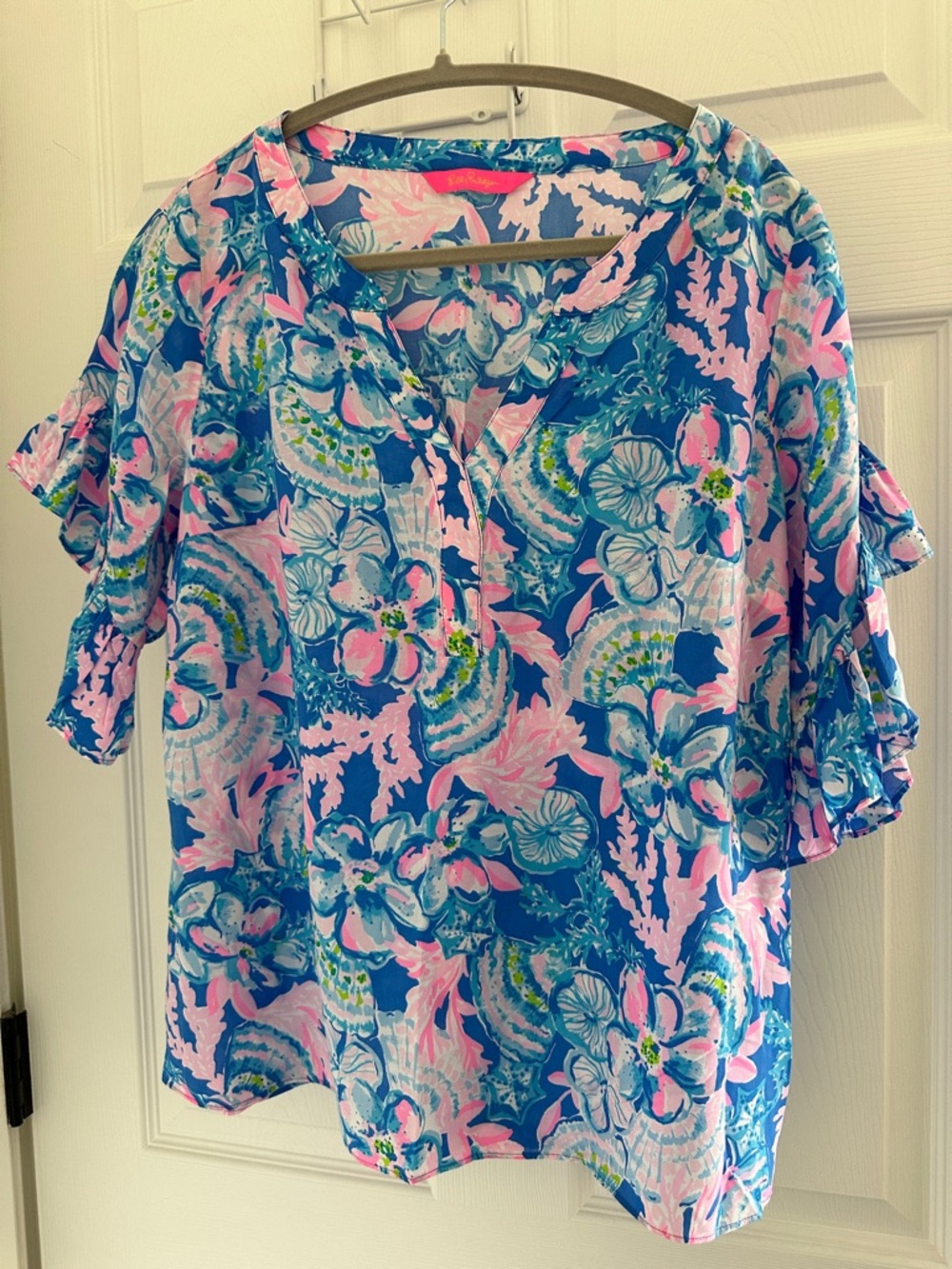Lilly Pulitzer rayon blouse, lightweight. Size Large.